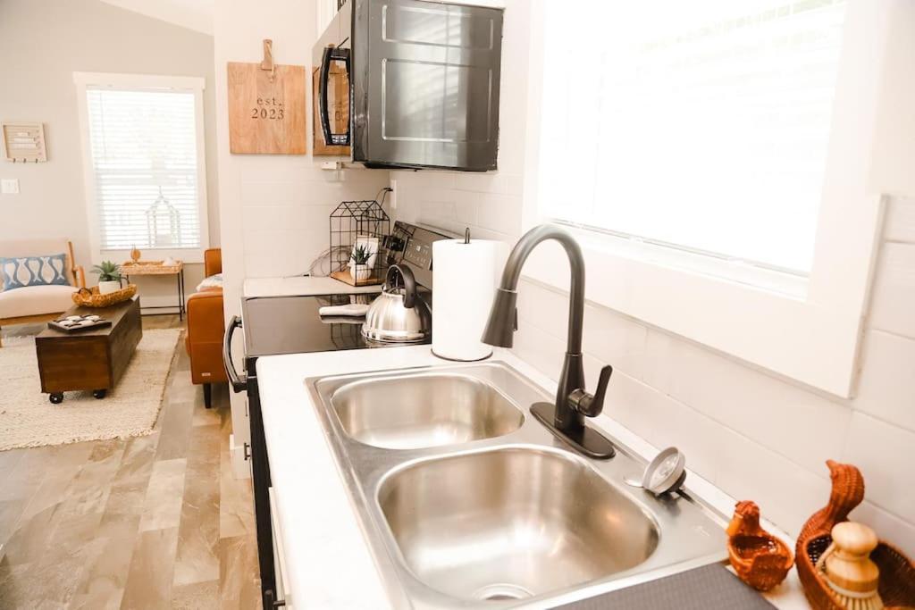 Pottsboro The Little Getaway-Sleeps 4, Firepit, Pet Friendlyヴィラ エクステリア 写真
