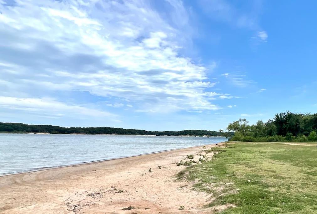 Pottsboro The Little Getaway-Sleeps 4, Firepit, Pet Friendlyヴィラ エクステリア 写真